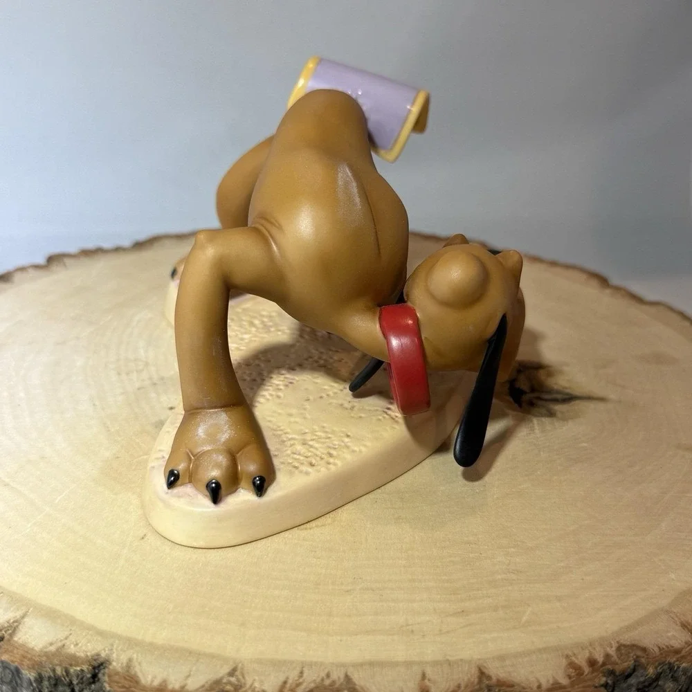 WDCC Sticky Situation Pluto Beach‎ Picnic Figurine W/ COA & Box *MINT*